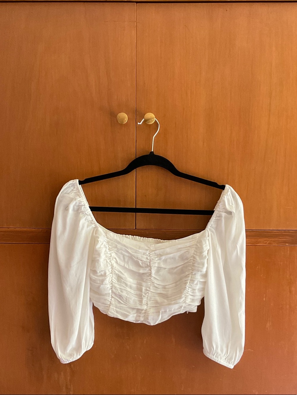 Aritzia Wilfred white ruched puff sleeve crop top